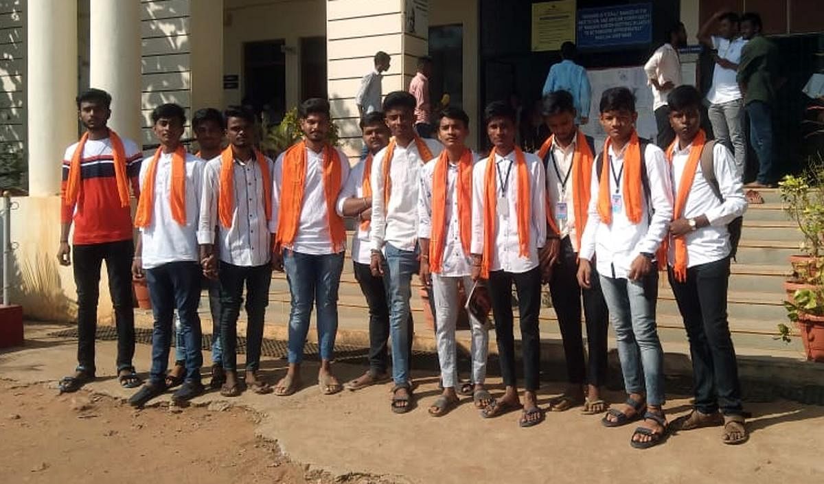 ‘Outsiders’ force students to wear saffron shawls in Ramdurg