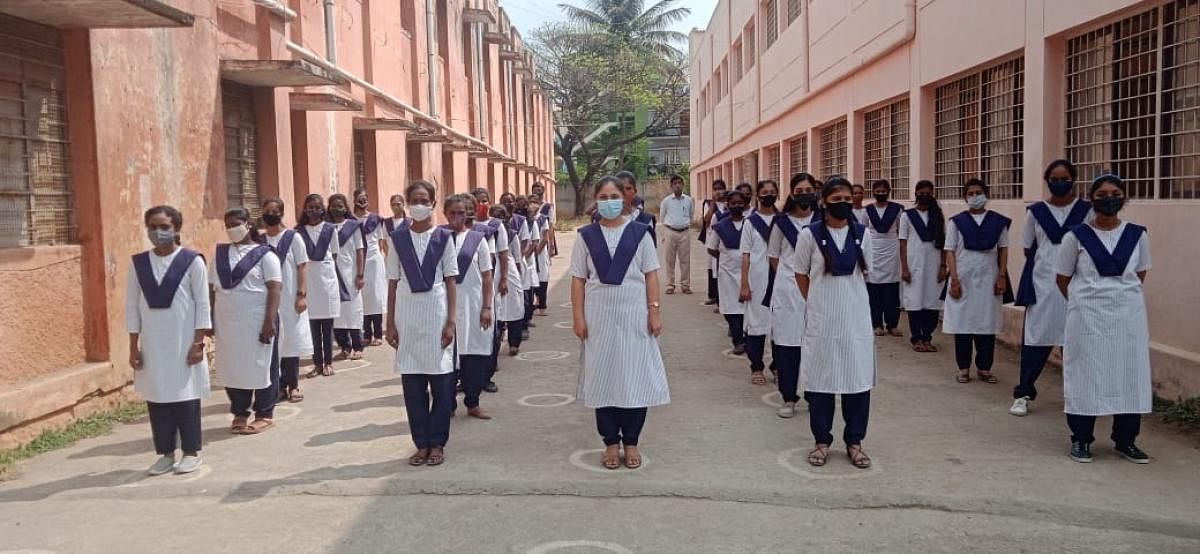 Amid controversy over dress code, BBMP distributes uniforms to its schools