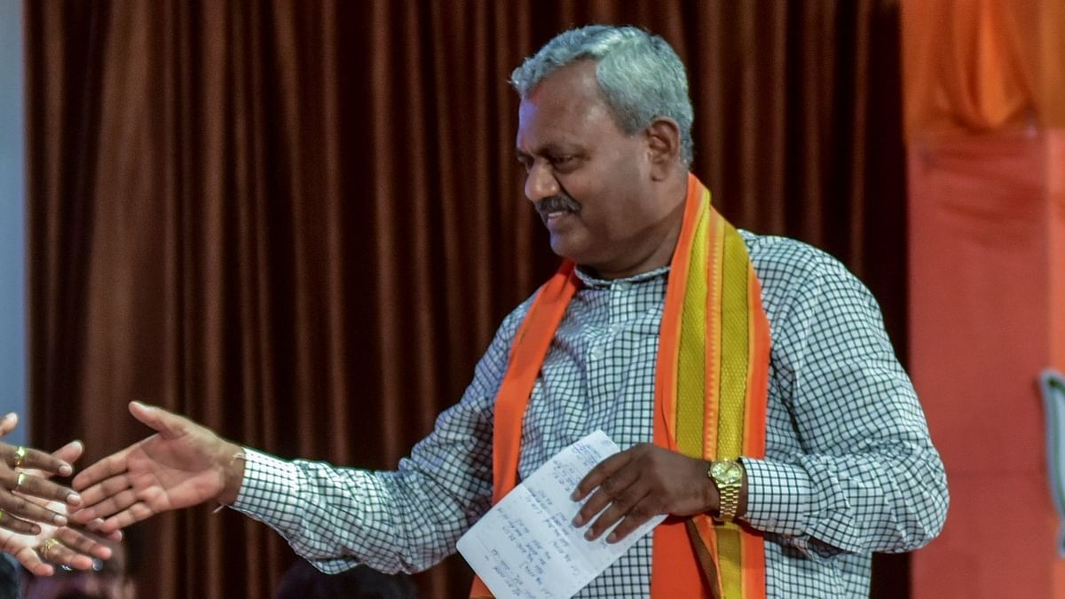 RS polls: Karnataka BJP cries 'political suicide' as S T Somashekar cross votes