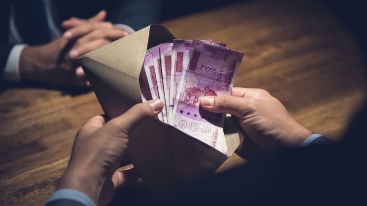 Bescom official caught receiving Rs 80,000 bribe: Lokayukta