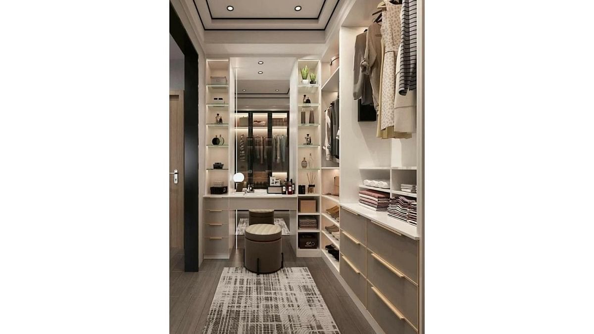 How to set up a walk-in closet