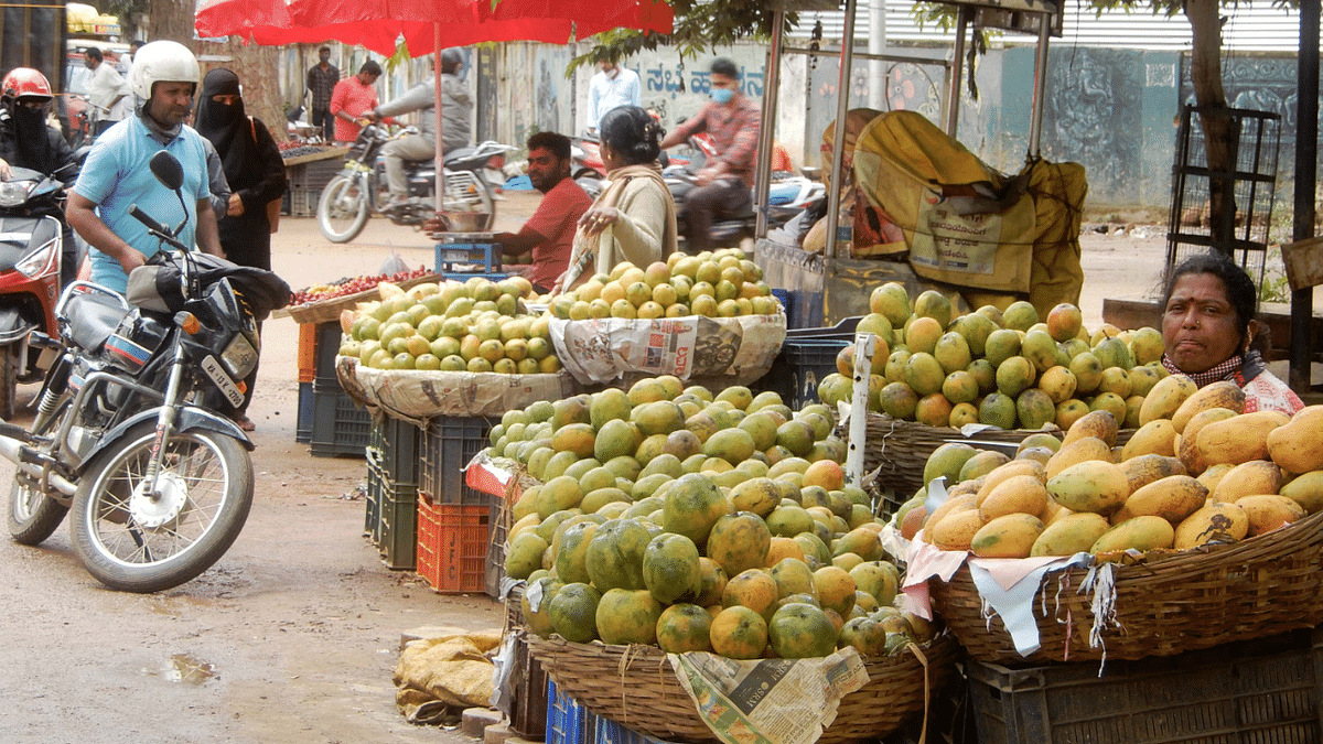 Despite late flowering, mangoes to flood Bengaluru markets