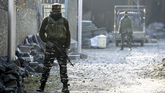 Militants shoot at sarpanch in Kashmir