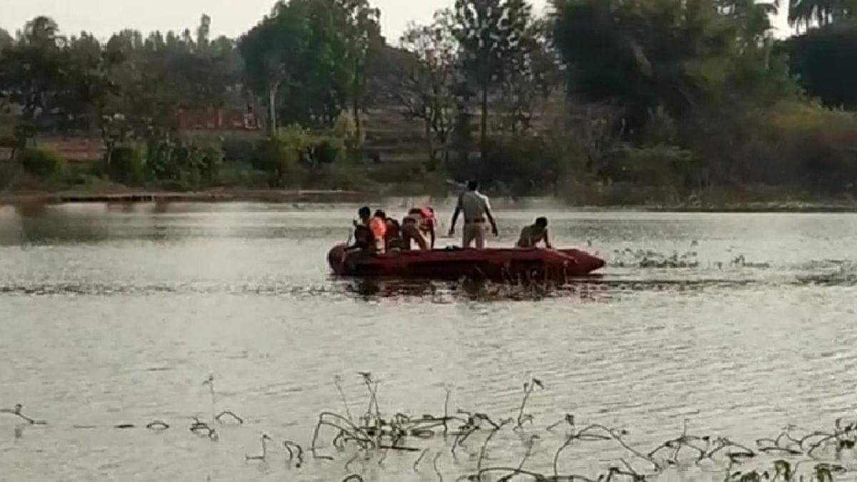 Three drown as coracle capsizes