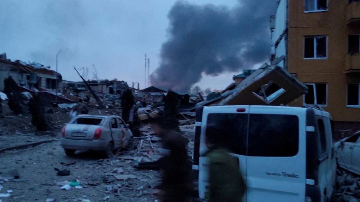 Russian airstrike hits base in western Ukraine, kills 35