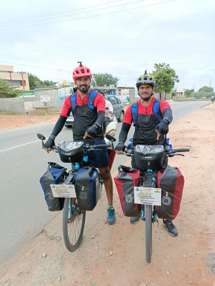 Bengaluru duo cycle 24,000 km for a cause