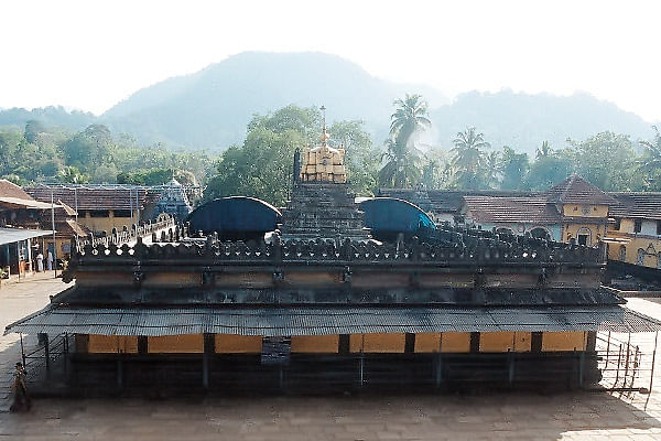 Kollur temple clarifies on Salam Mangalarathi