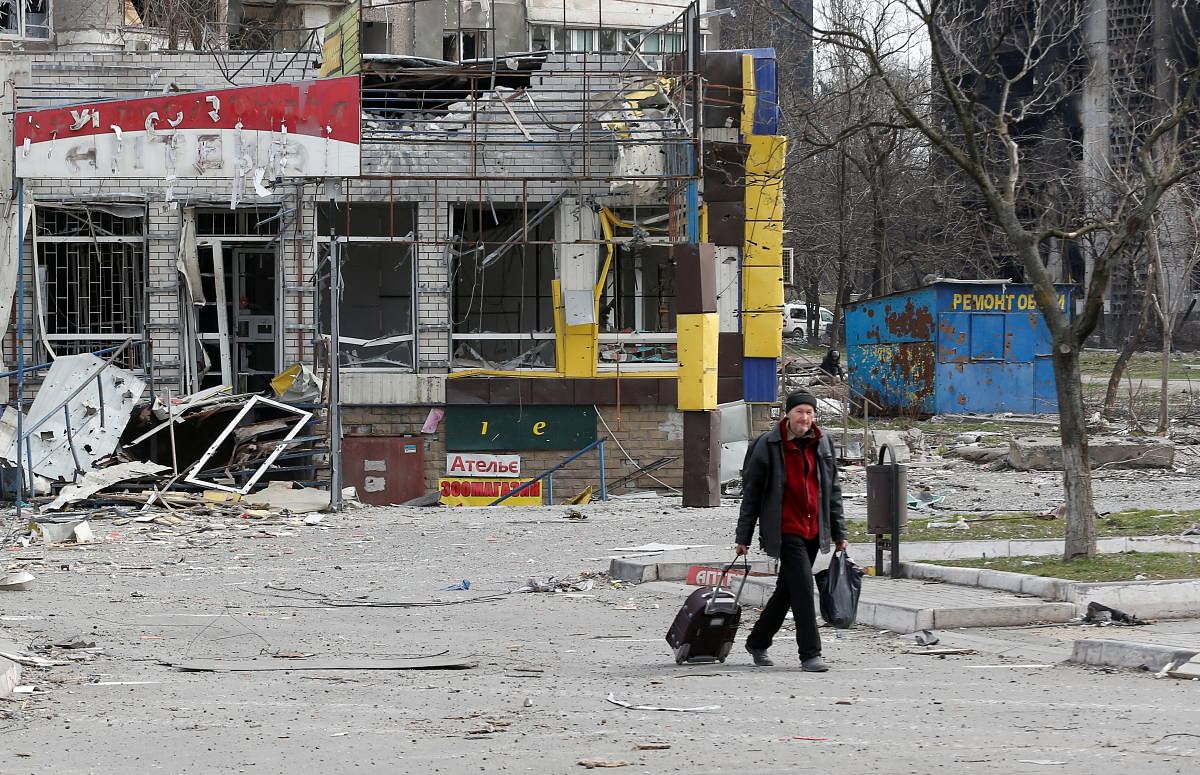 Red Cross postpones Mariupol evacuation due to 'impossible conditions'