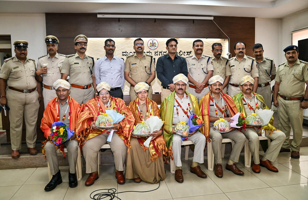 Team that nabbed Akash Bhavan Sharan, Pinky Nawaz felicitated