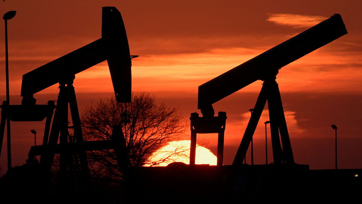Oil extends losses on reserves release, Yemen truce