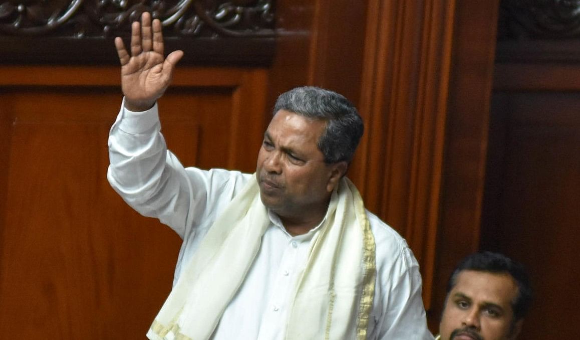 Home minister has 'failed' Karnataka: Siddaramaiah