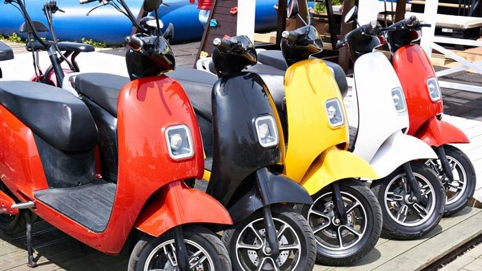 Delhi plans EMI facility to encourage electric 2-wheelers adoption among govt employees