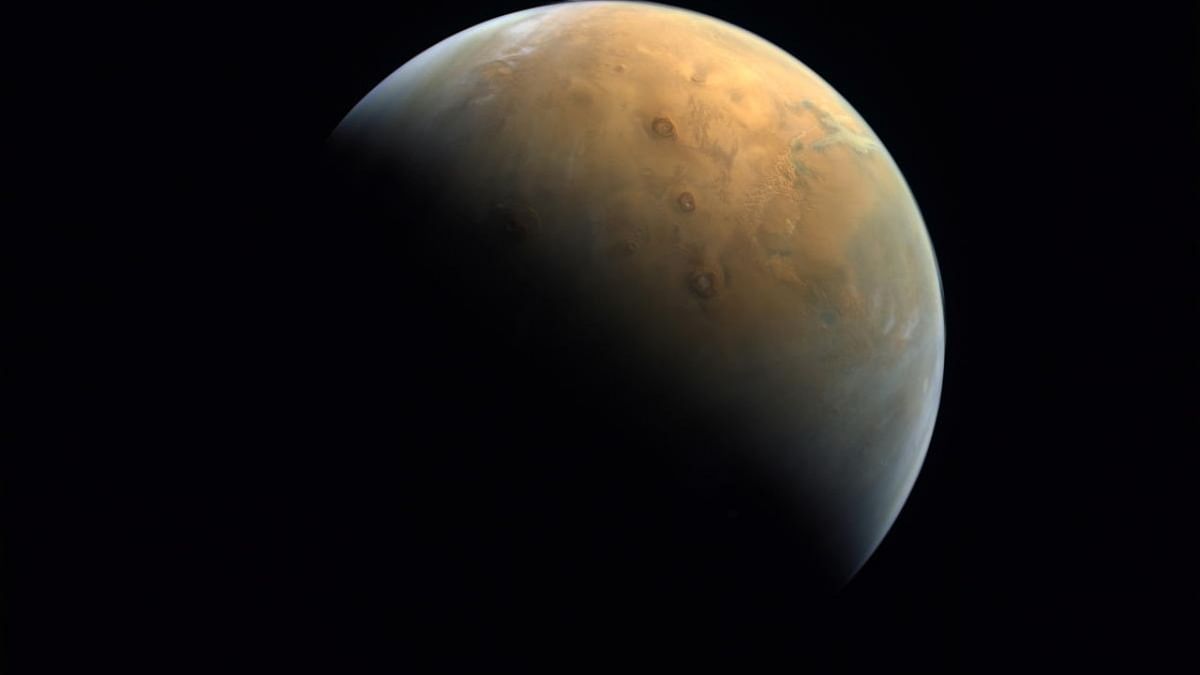 UAE's Hope probe discovers mysterious new auroras on Mars