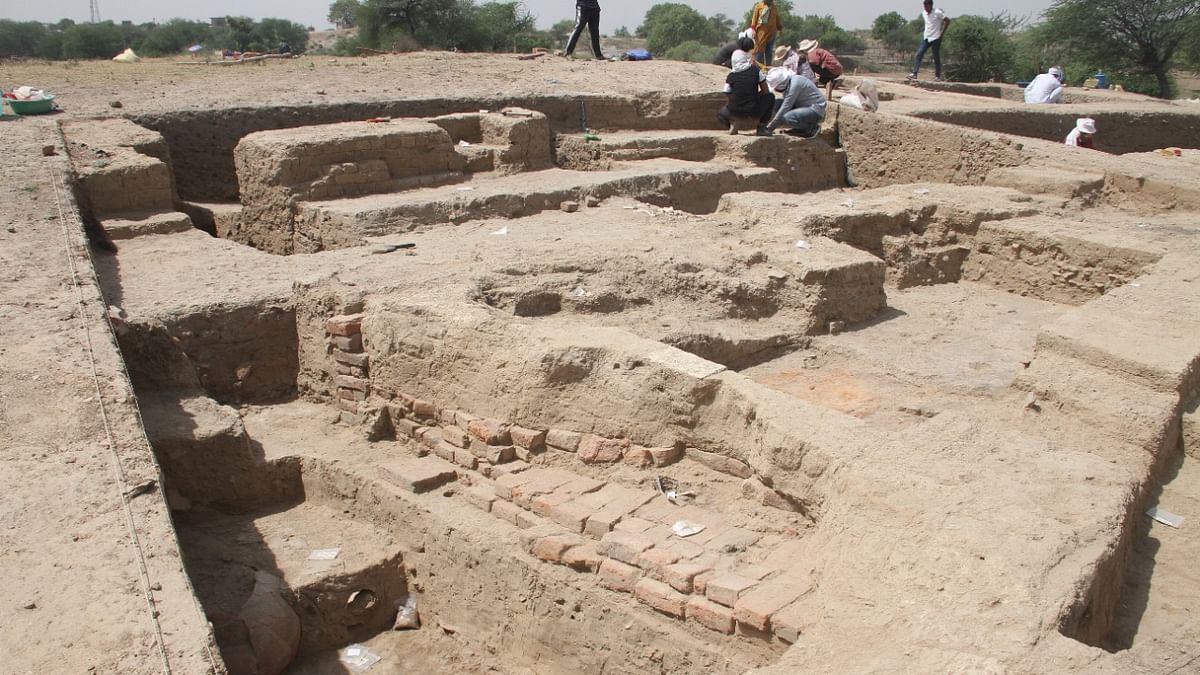 Rakhigarhi dig throws up complex city, drainage, jewellery