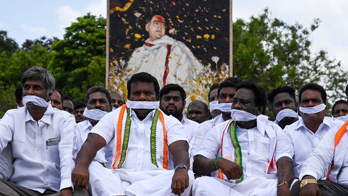Congress holds protests across TN against Perarivalan's release
