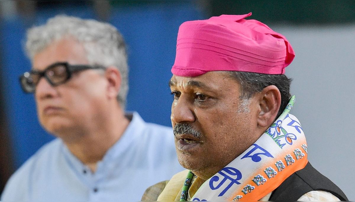 Petrol crossed century but IPL superstars have failed to do the same: Kirti Azad
