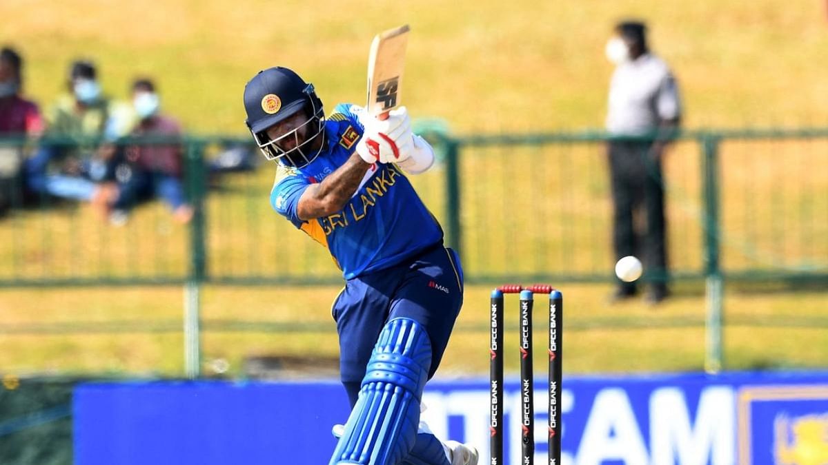 Sri Lanka's Mendis cleared to play after heart scare