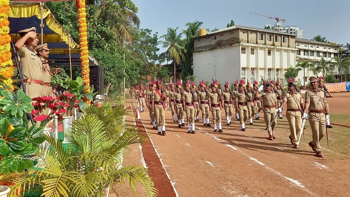 ADGP Alok Kumar receives guard of honour in Mangaluru