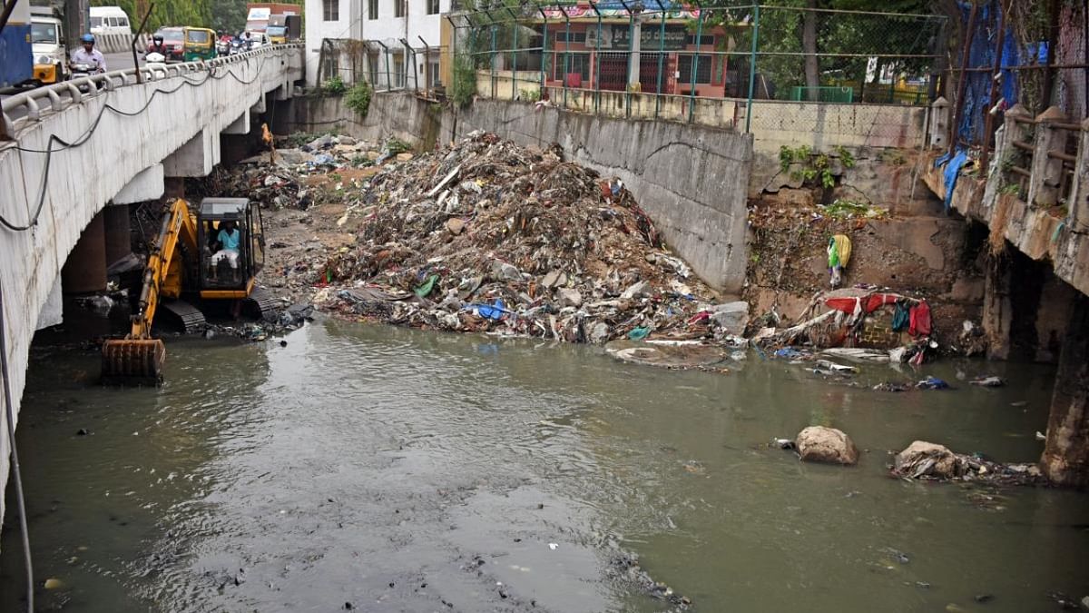 'Don’t wait till monsoons to desilt clogged drains'