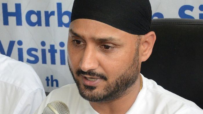 Harbhajan says he's embarrassed about the slapgate incident involving Sreesanth