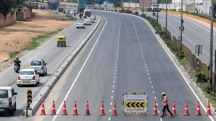 Bengaluru-Chennai expressway: Minister cracks whip