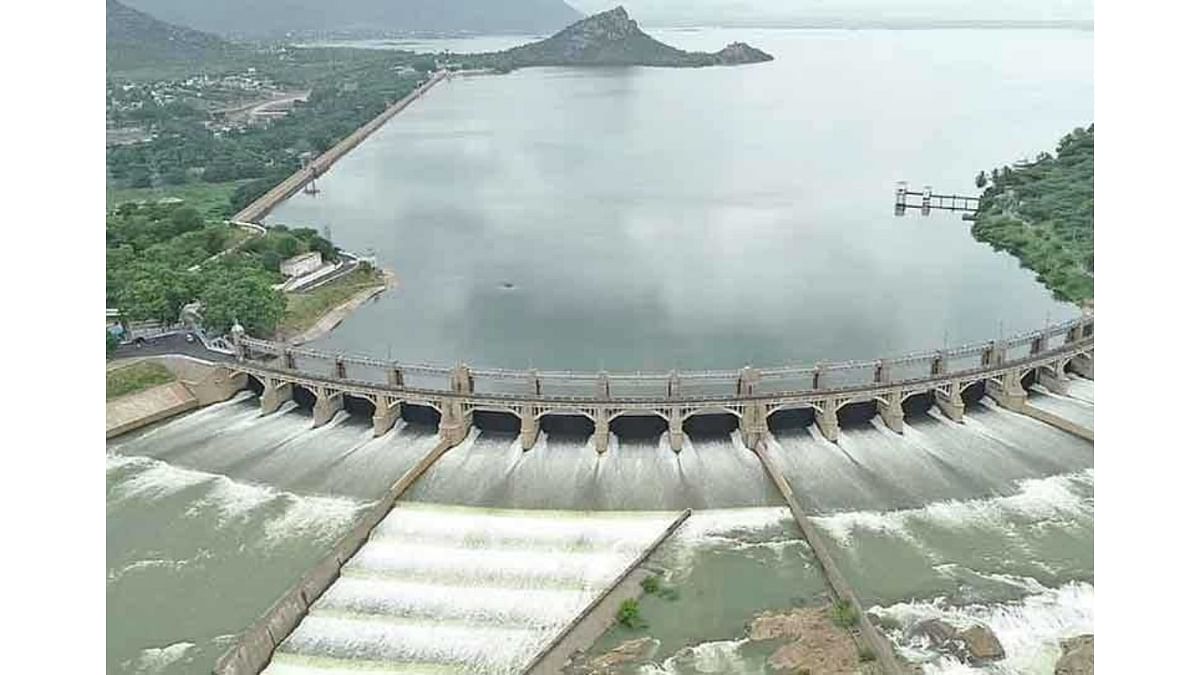 Mettur dam full; flood warning issued to 11 districts