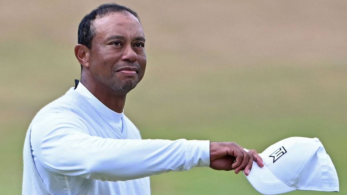 Emotional exit for Tiger Woods, big chance for Smith at St Andrews
