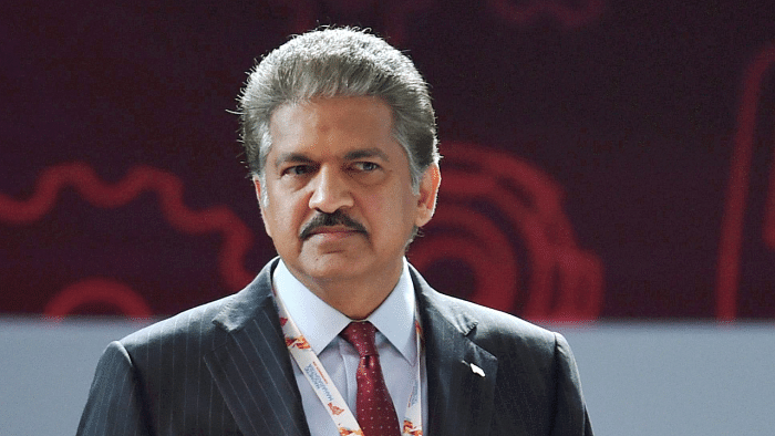 Twitter in splits on Anand Mahindra's message on 'latest tech' to dry clothes