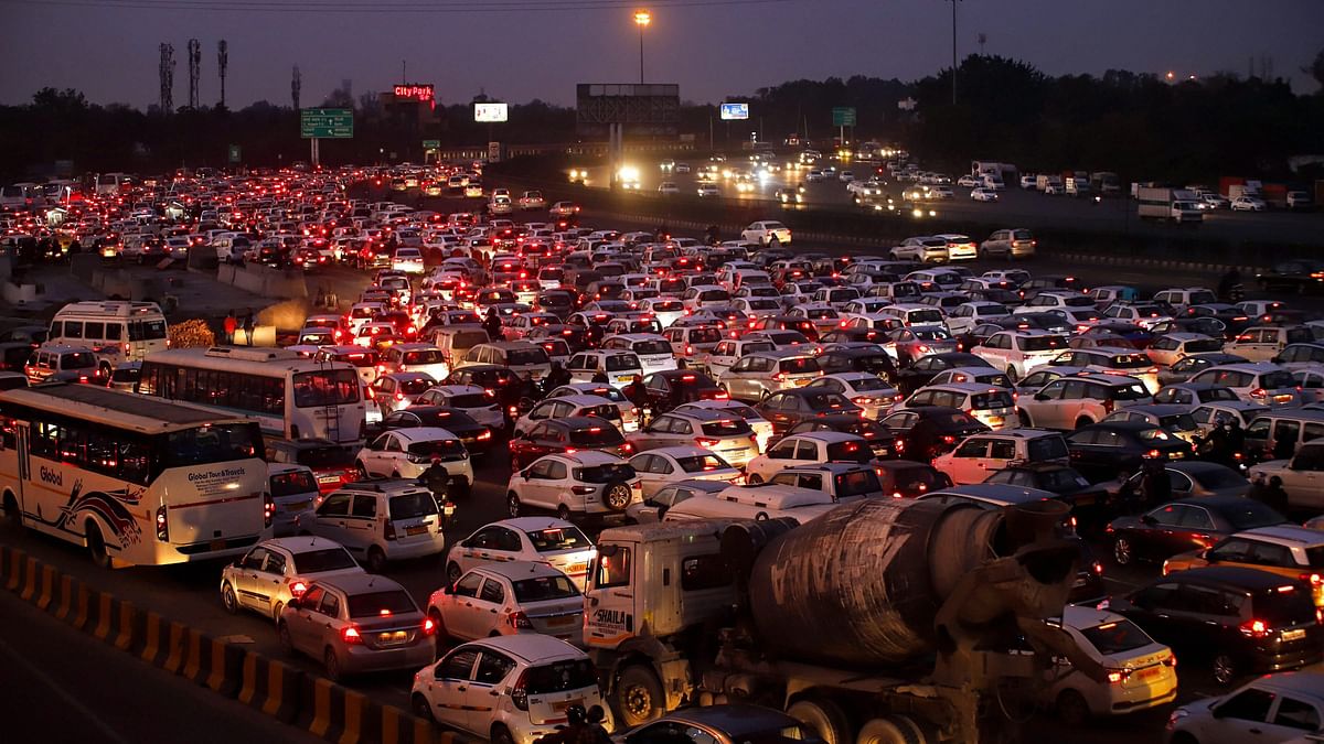Traffic snarls likely in NCR due to protests by Congress, Kanwar Yatra