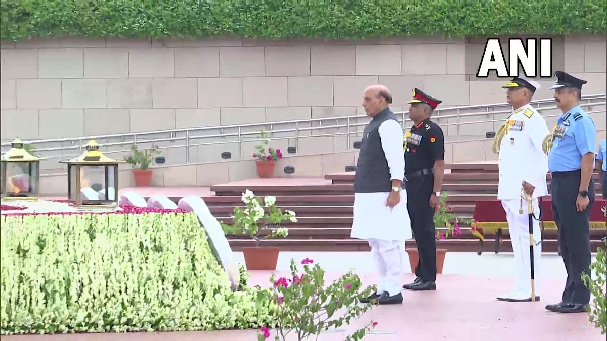 Kargil Diwas: Rajnath Singh, service chiefs pay tributes