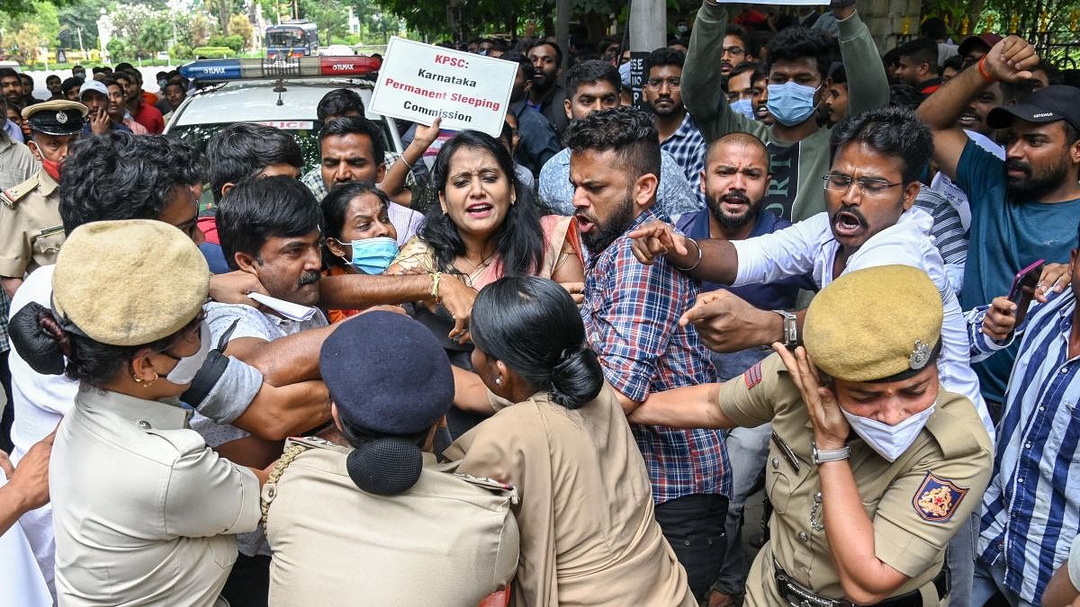 Police launch lathi charge to break protest at KPSC office in Bengaluru