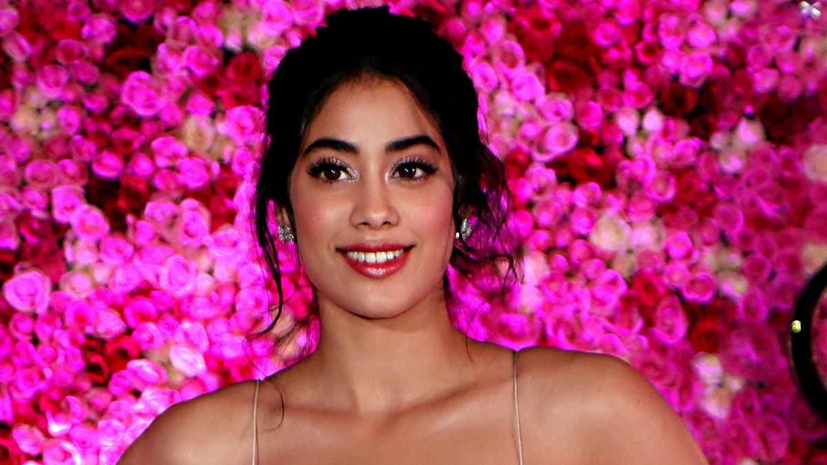 Lucky to be part of this 'wholesome heartfelt world': Janhvi Kapoor after finishing ‘Bawaal’ filming