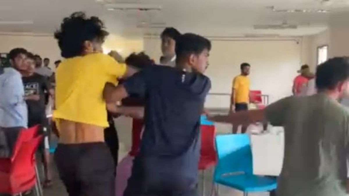 Karnataka: Students' quarrel over girlfriend turns ugly