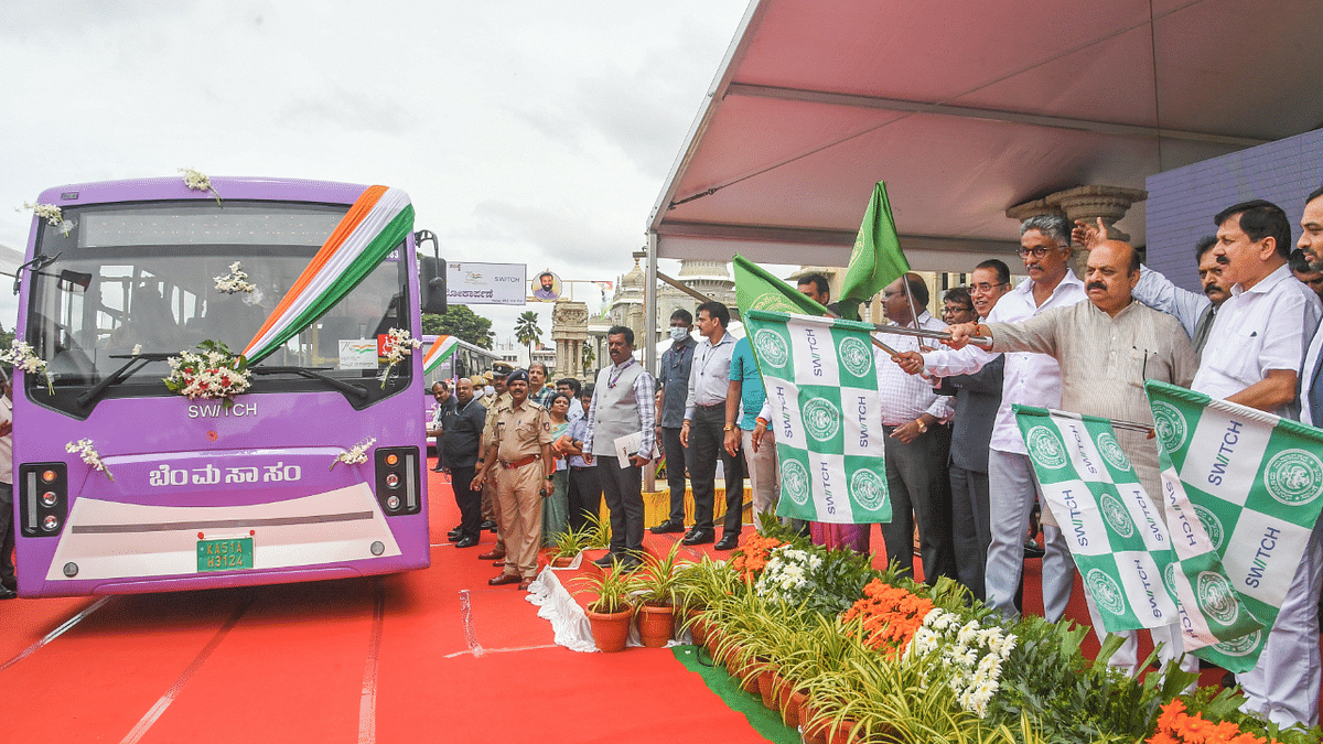 922 more BMTC e-buses to hit Bengaluru roads, CM vows to cut congestion
