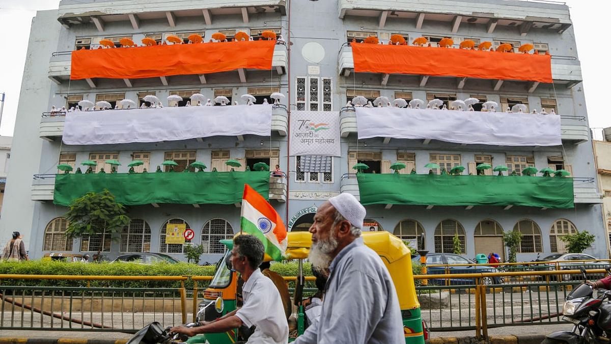 Explained | Right way to display Tricolour as per Flag Code of India, 2002