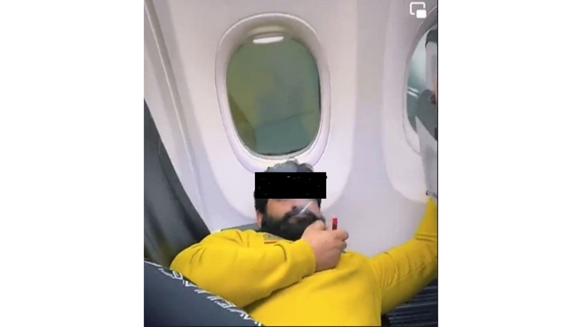 FIR against influencer whose video showing him smoking in SpiceJet flight went viral