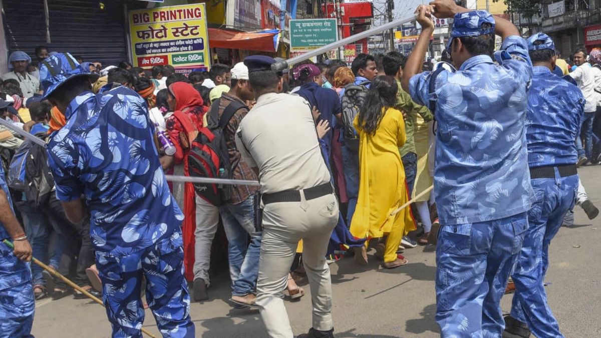 Lathi charge and water cannons on streets of Patna for protest over jobs