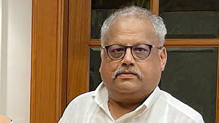 Big Bull Rakesh Jhunjhunwala left a will, set to bequeath Rs 30,000 cr fortune to wife and children
