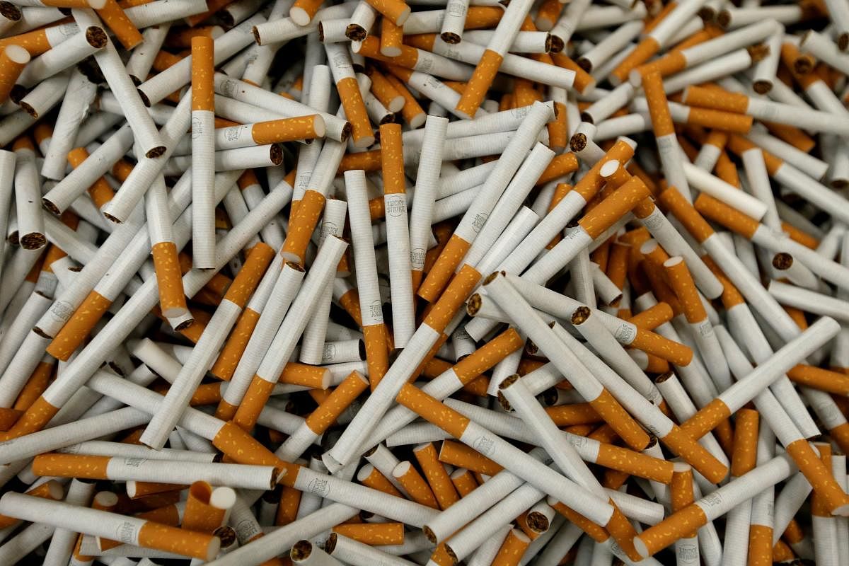 Licence for cigarette sales: Shop owners protest
