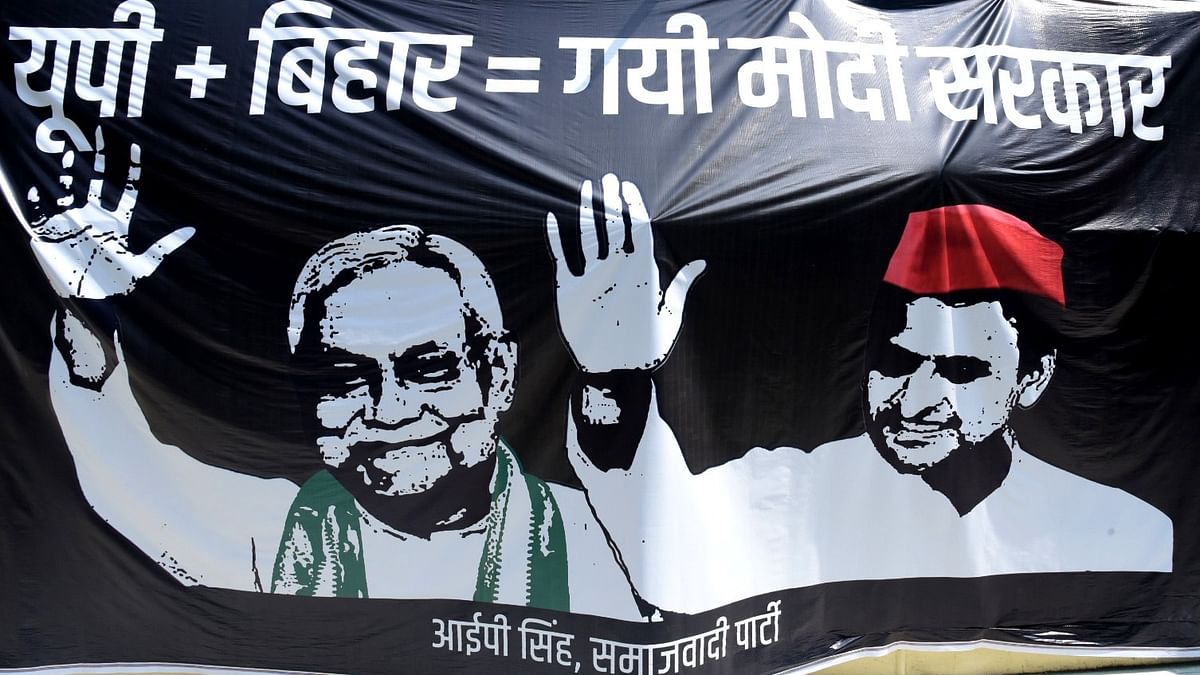 Days after Nitish-Mulayam meet, 'UP+Bihar = gayi Modi sarkar' posters emerge at SP's Lucknow office