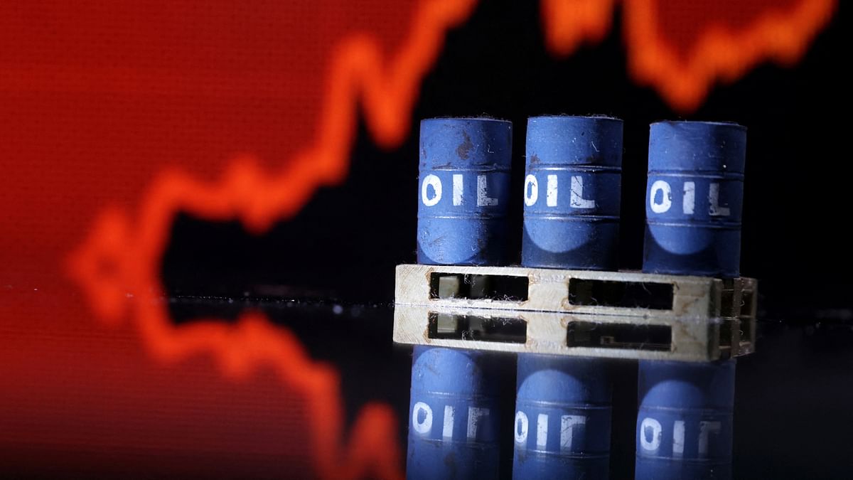 International oil prices at seven-month low but no change in petrol, diesel prices in India