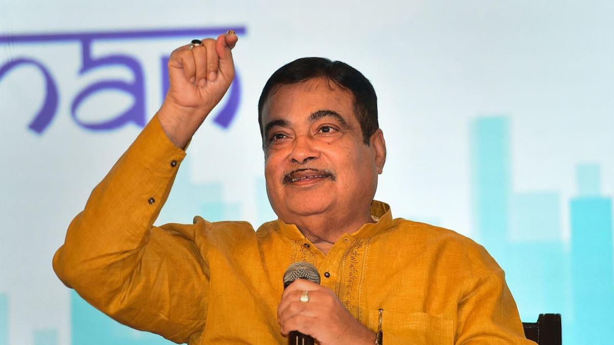 Conducting pilot project for automatic number plate recognition system: Gadkari