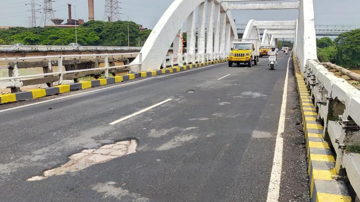 Potholes appear on Mangaluru roads that got asphalt 10 days ago for Modi’s visit