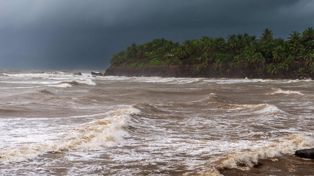 Fiona strengthens to hurricane as it nears Puerto Rico