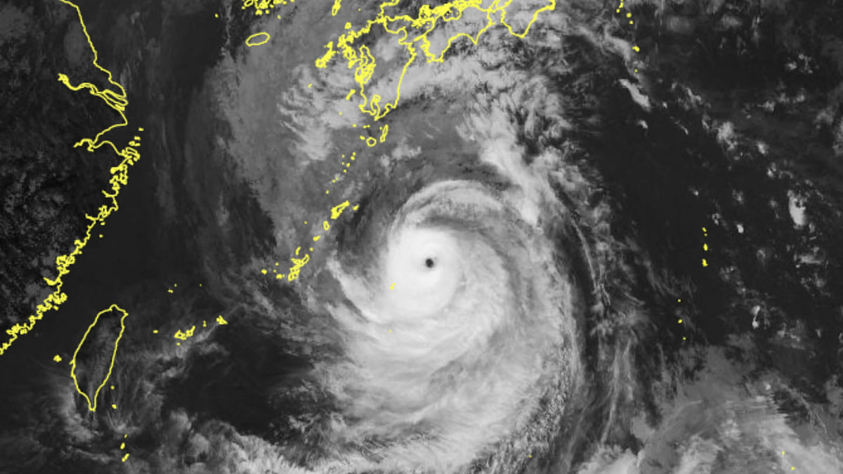 Thousands in shelters as Japan braces for dangerous typhoon