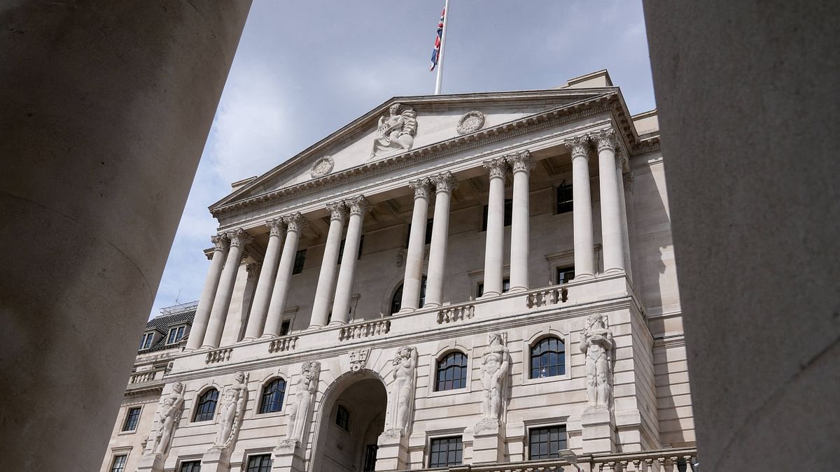 Bank of England hikes rate again as UK enters recession