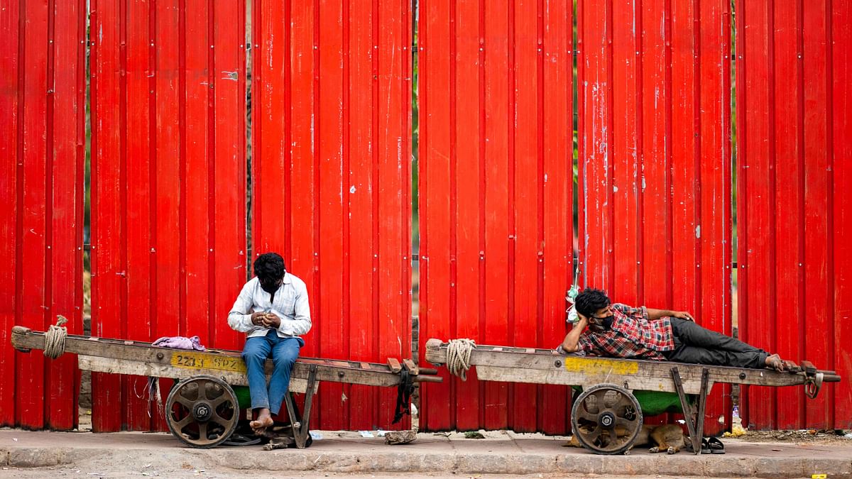 Jobless and losing hope: The downturn of India's workforce