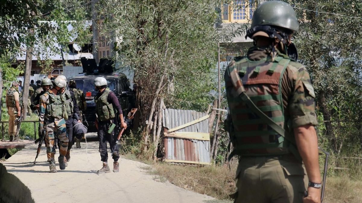 Cop martyred, CRPF personnel injured in militant attack in Jammu & Kashmir's Pulwama