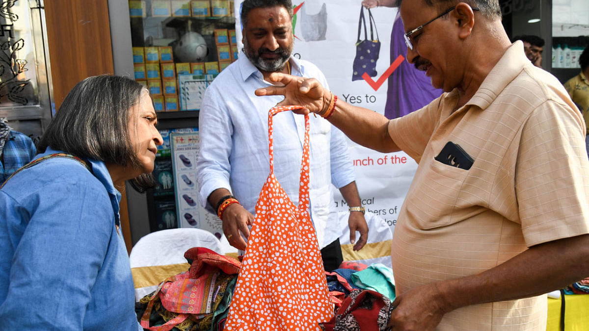 Bags from textile waste, with incentives for reuse