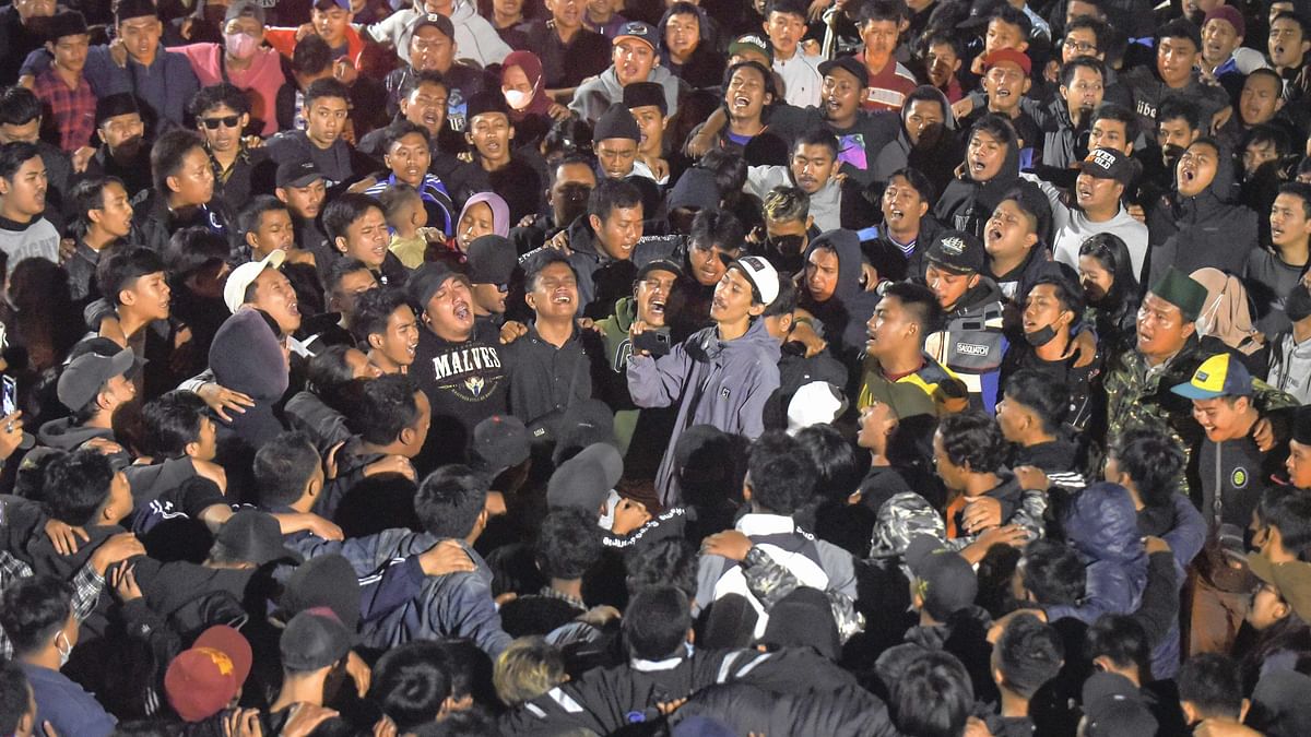 Anger grows against Indonesia police over football stadium tragedy